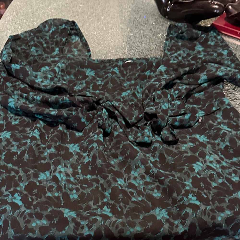 Women's Black & Teal Floral Tie-Neck Blouse